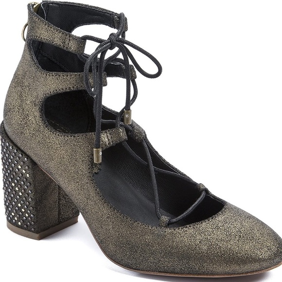 Latigo Shoes - Anthropologie Latigo Kamila Pump - 7.5